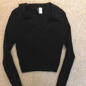 H&M black cropped polo sweater
